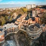 В Трускавці продається недобудований готель з мінеральним джерелом на території