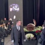 Труну з Кашпіровським винесли з Троєкурівського цвинтаря в Москві: тіло гіпнотизера везуть в Україну – росЗМІ