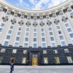 В Україні починають звільняти заступників міністрів із зарплатами 140 000 гривень